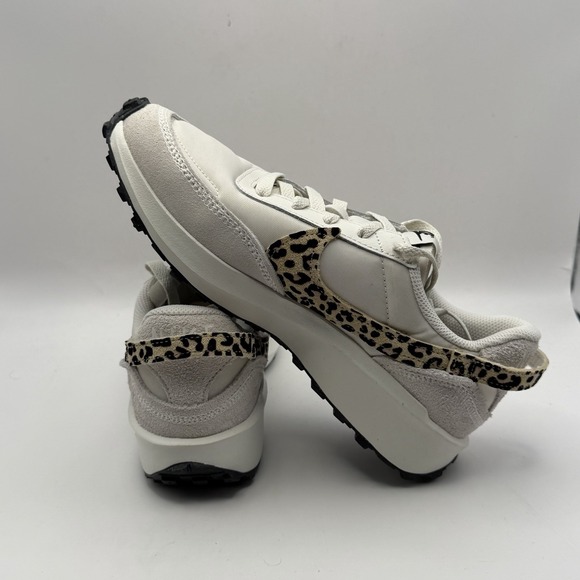 Nike Waffle Debut Women's Sneakers Size US 7, White/Leopard Print New Phanton - Picture 6 of 11